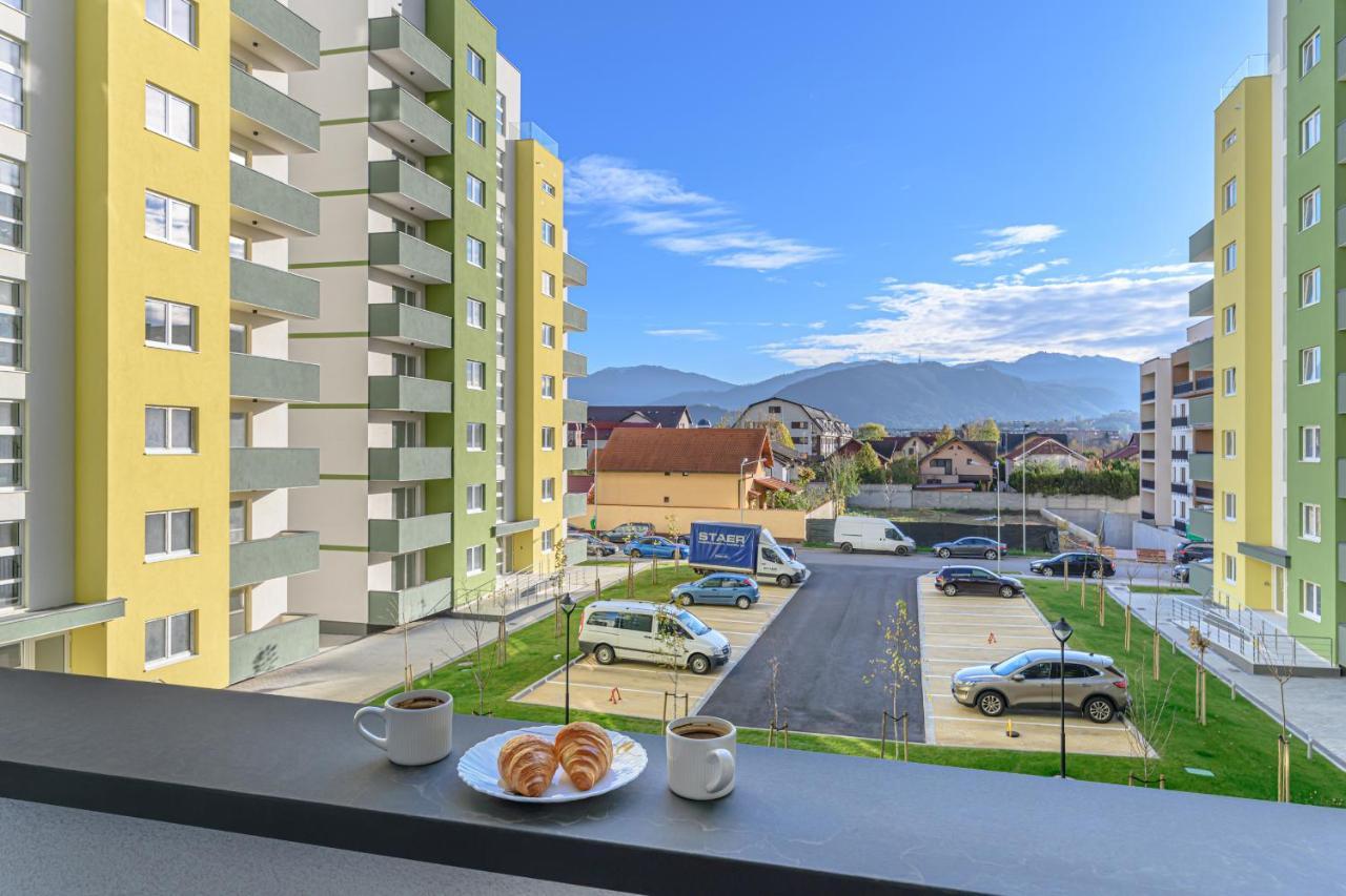 Cozy Apartment With View Brasov Sign Exterior photo